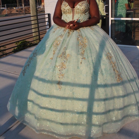 Ball gown dress - Picture 1 of 1